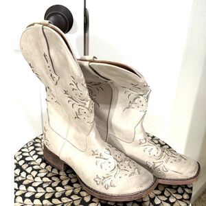 ✨ ROPER Kennedy Tooled-Inlay Glitter Boots | Beige | Size 9 ✨